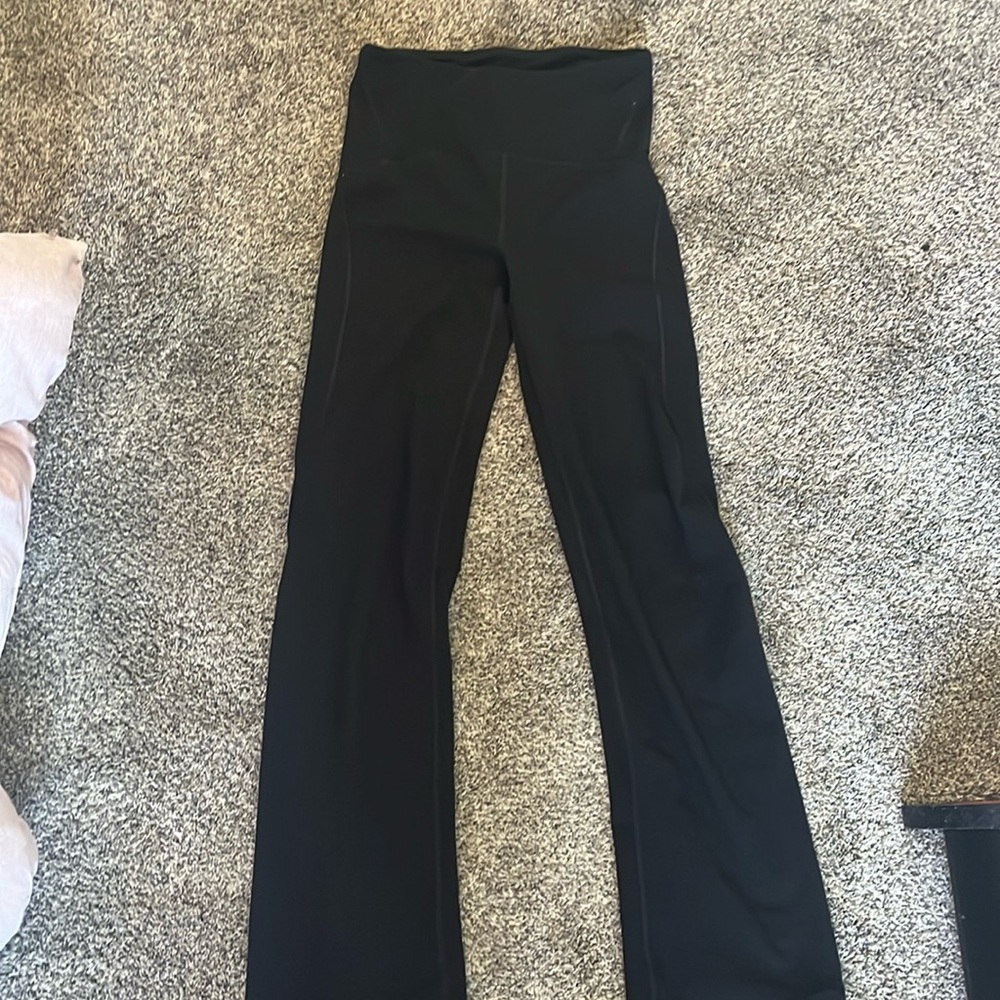 Black yoga pants